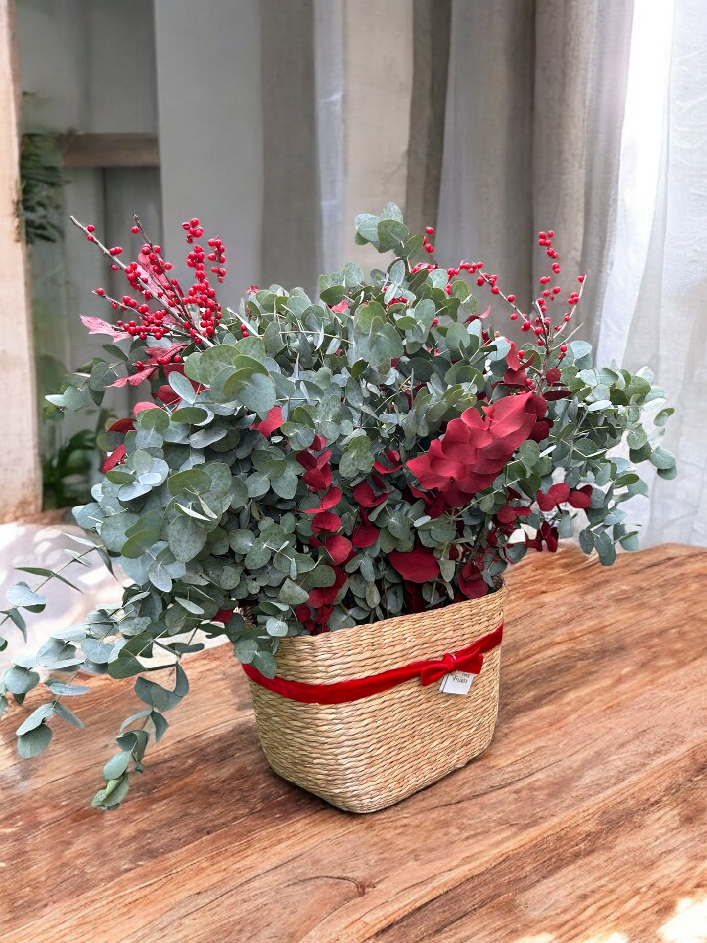 CESTA DE EUCALIPTOS